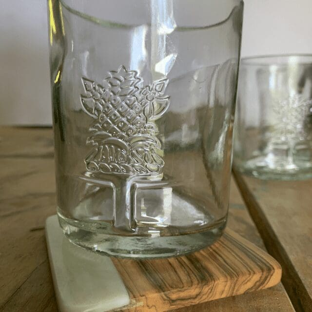 Clear tanqueray gin tumblers