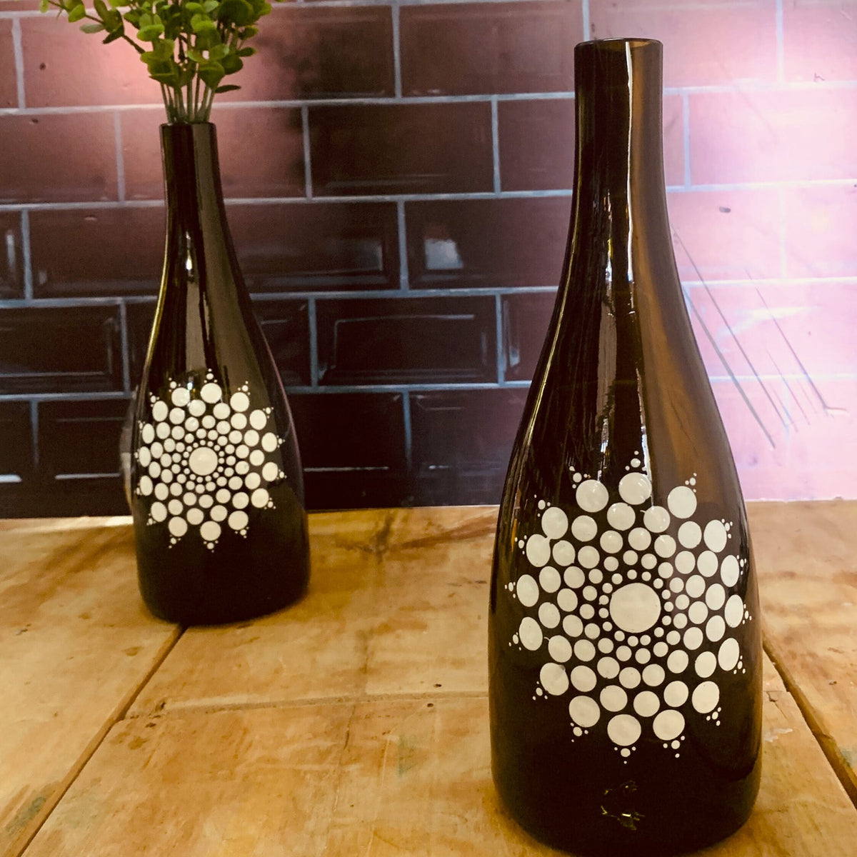 Tear drop olive green flower vase with single white circle