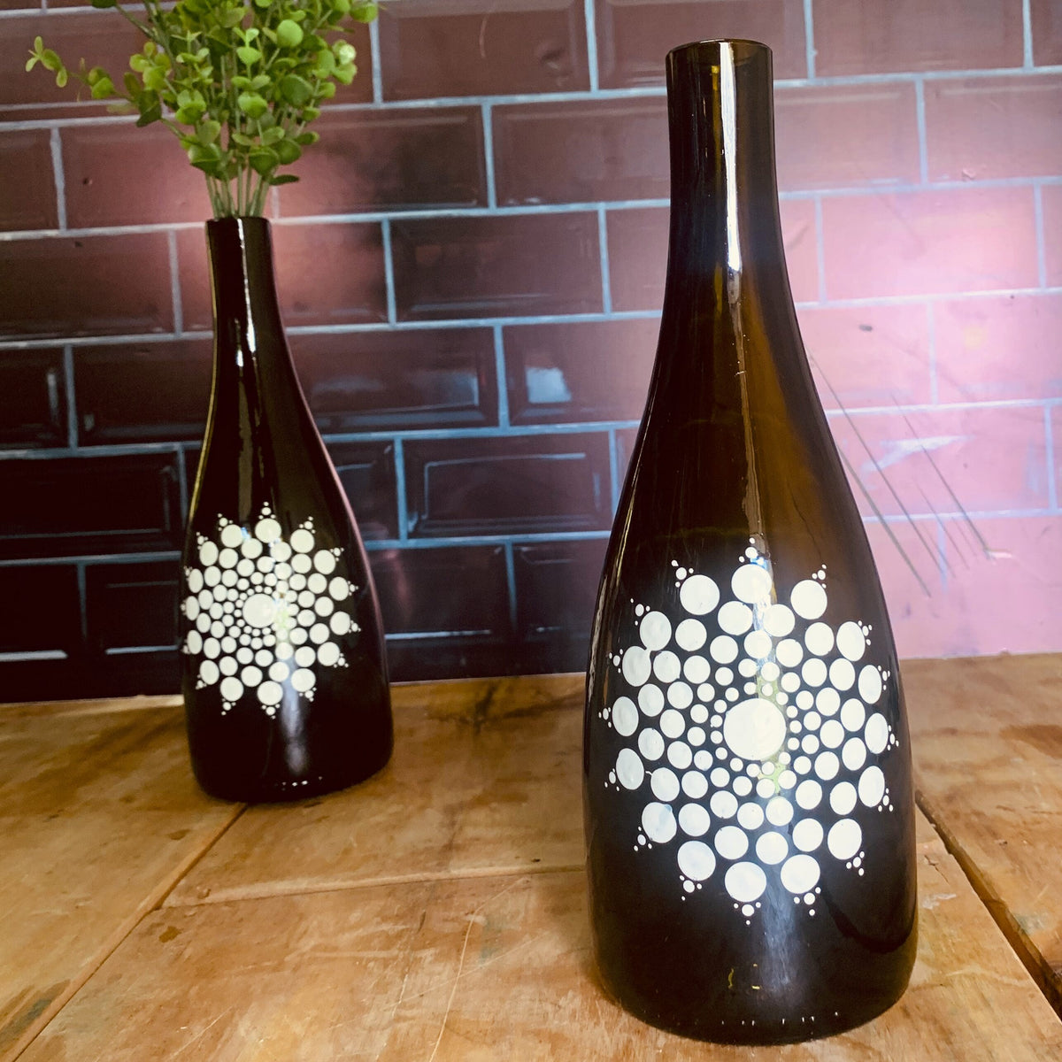 Tear drop olive green flower vase with single white circle
