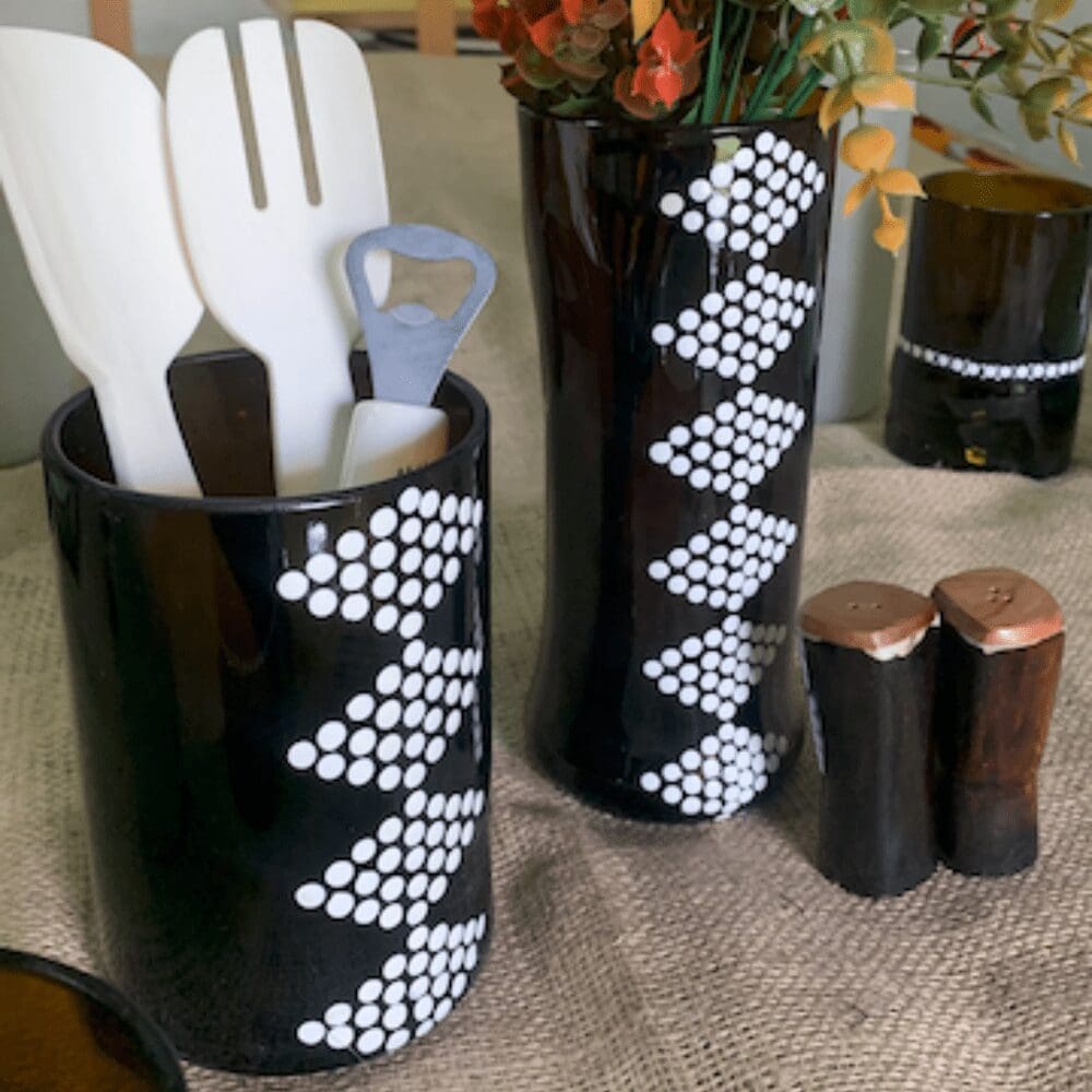 Hendricks gin black and white glass vase/holder set